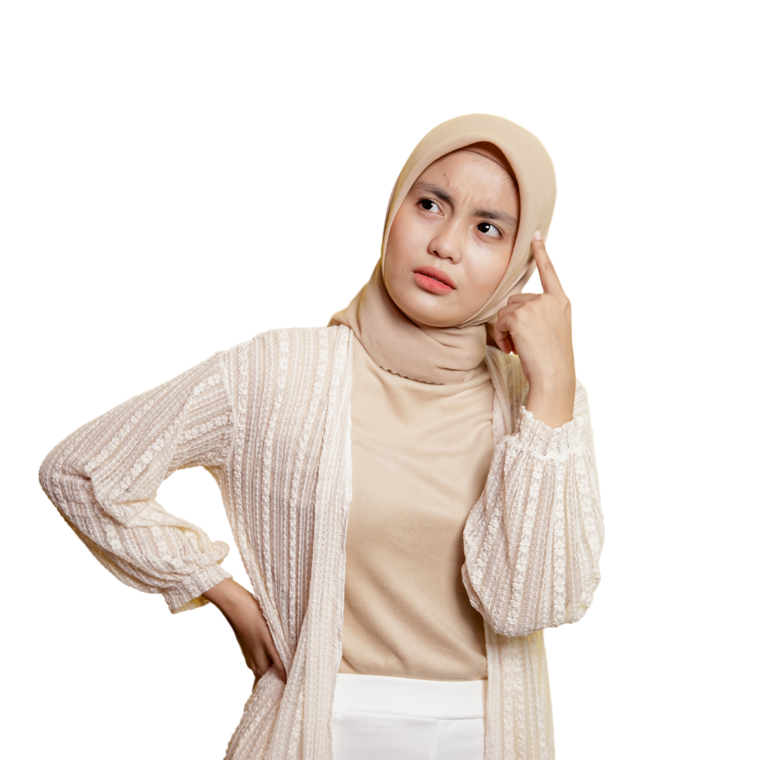 Wanita berpikir tentang harga aqiqah